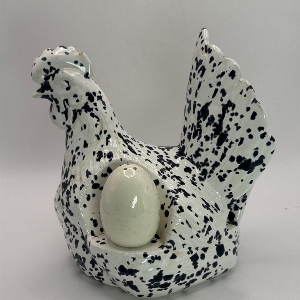 Vintage Sitting Hen salt pepper eggs and Napking holder